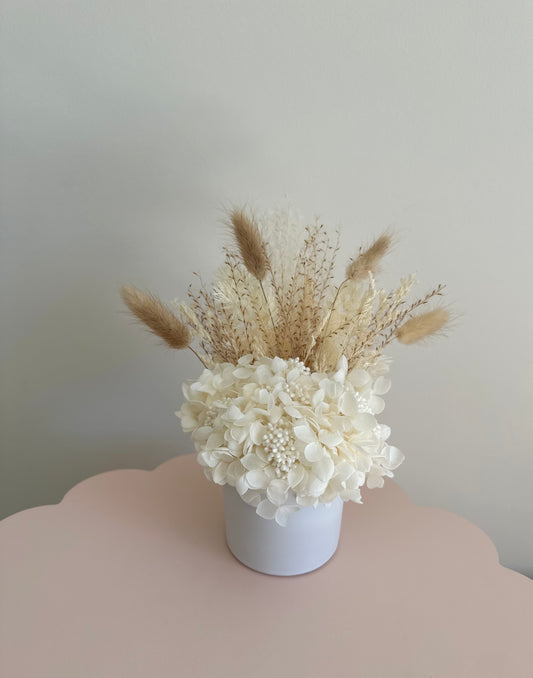 Mini Dried Flower Arrangement Neutral